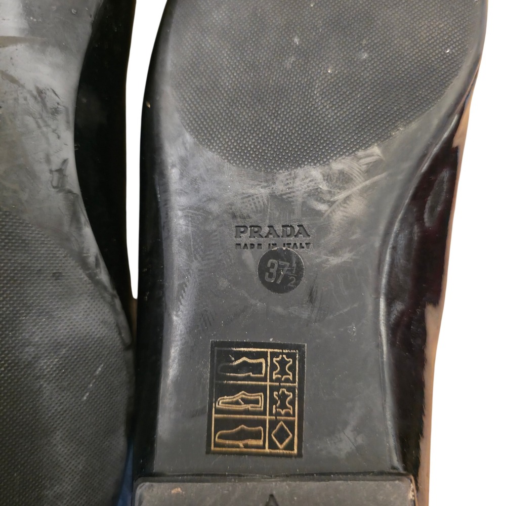 PRADA 37.5/US 7 Black Patent Leather Ballet Flats Bow Gold Luxury Minimalism - Picture 6 of 6